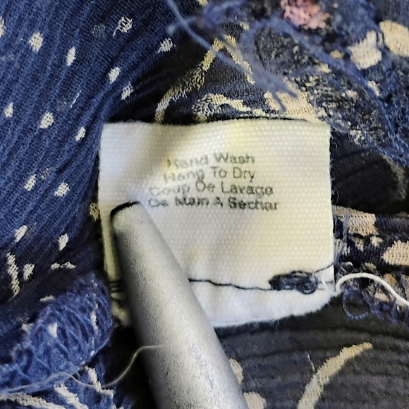 Lux Anthropologie Y2K Silk Sheer Top Flowy Floral Navy Blue Boho Size Medium - Picture 9 of 13